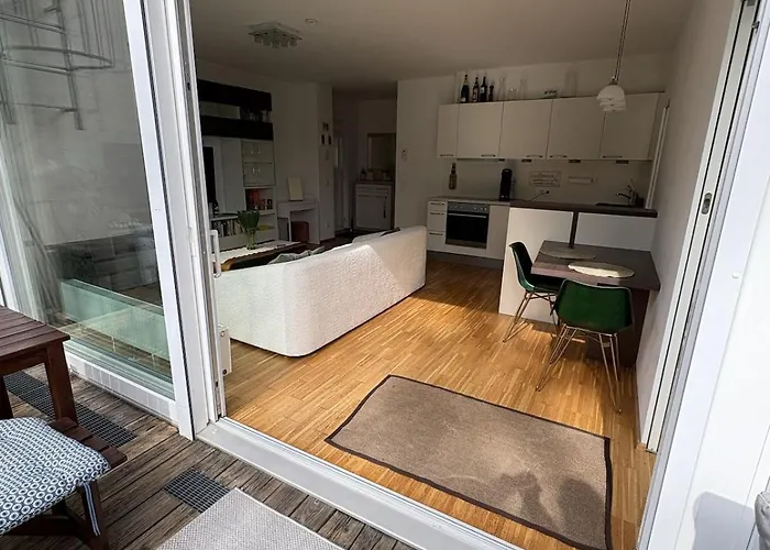 Quiet And Central, Modern At U1, With Garden & Parking Appartement Wenen